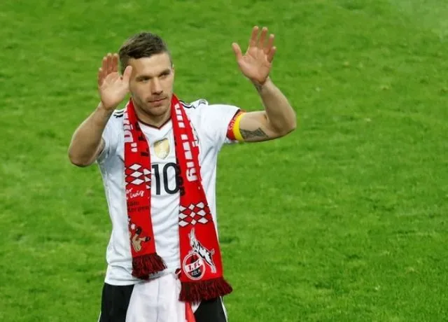 Tiền đạo Lukas Podolski tuyên bố giải nghệ ở tuổi 39